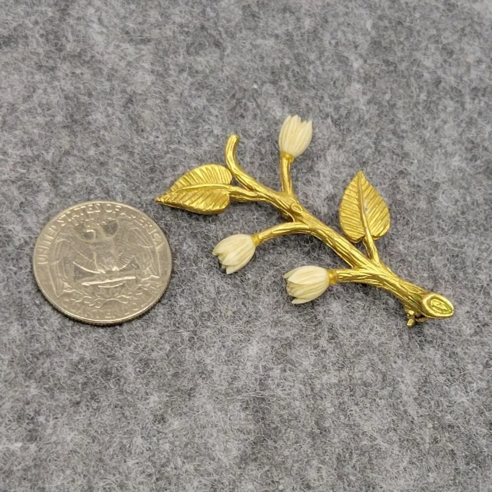 Vtg Celluloid Brooch